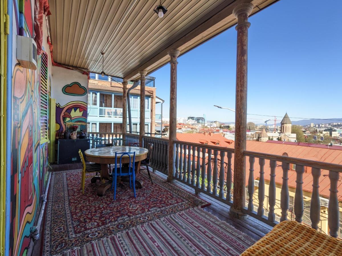 Namaste Hostel Tbilisi Exteriör bild
