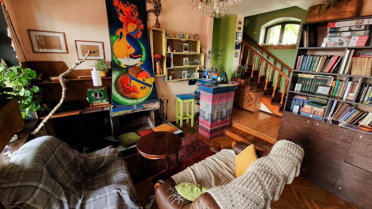 Namaste Hostel Tbilisi Exteriör bild