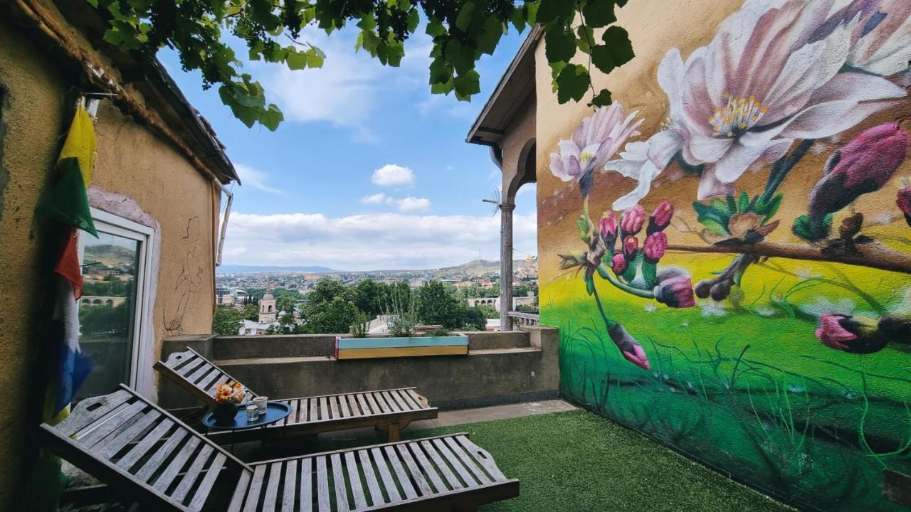 Namaste Hostel Tbilisi Exteriör bild