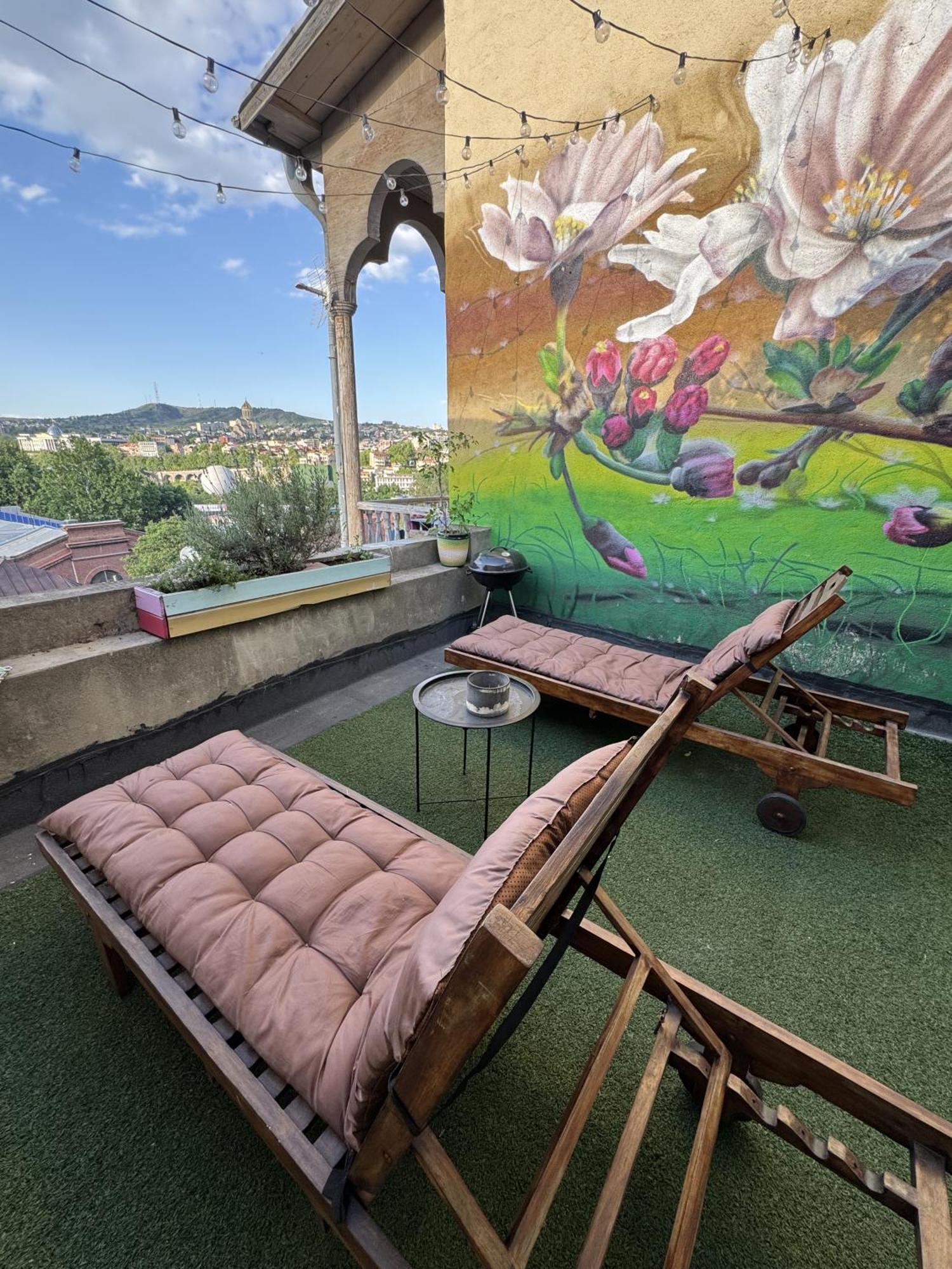Namaste Hostel Tbilisi Exteriör bild